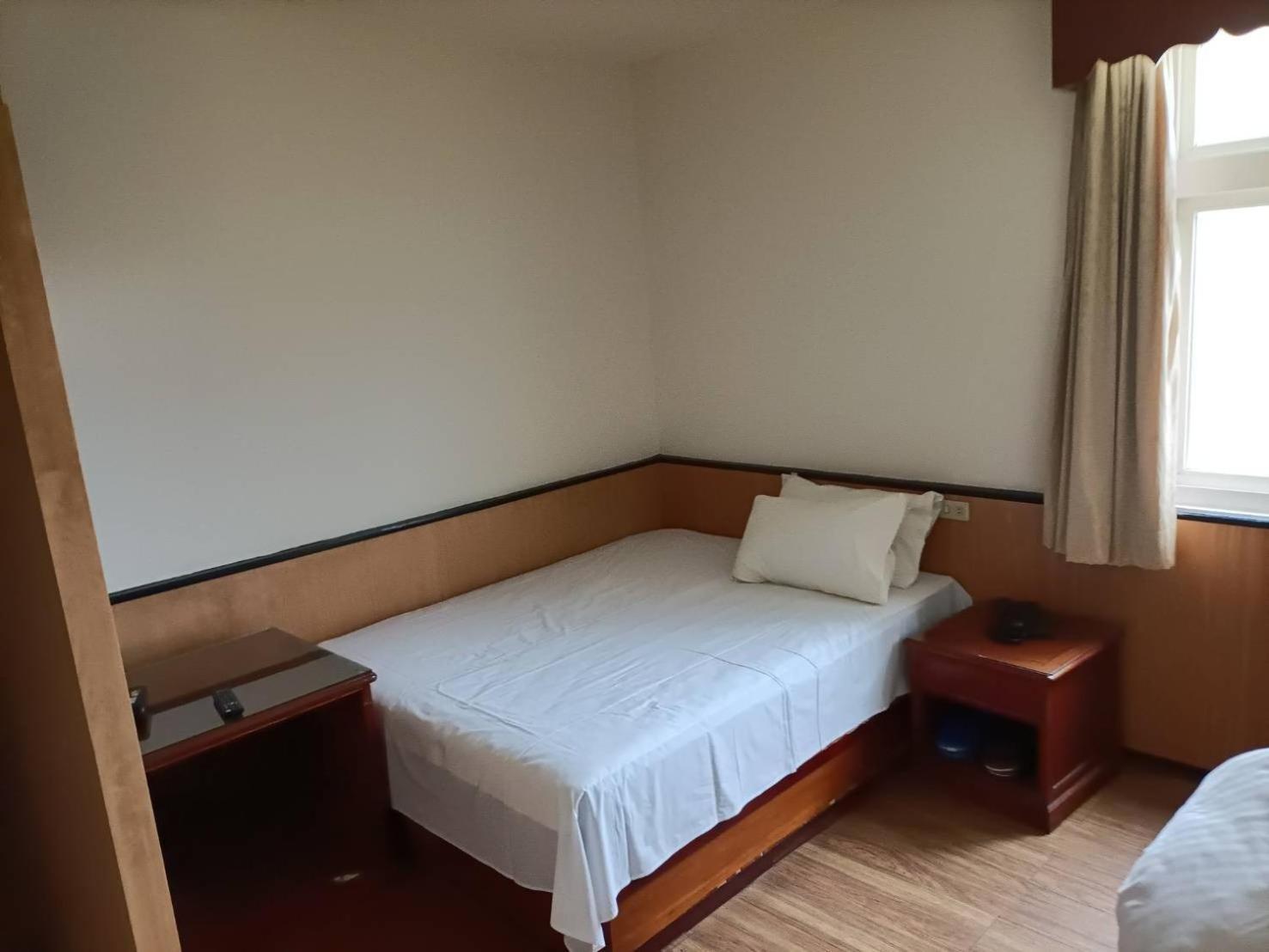 丸松商旅 Hotel Miaoli Exterior photo